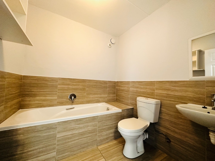 2 Bedroom Property for Sale in Parklands North Western Cape